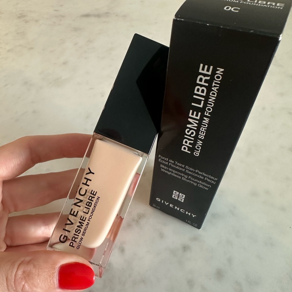 NWT Givenchy Prisme Libre Glow Foundation - 0C